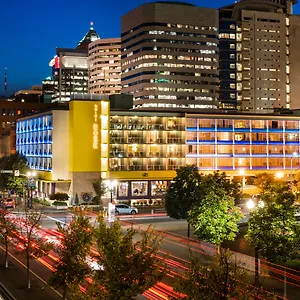 Staypineapple, Rose, Downtown **** Portland