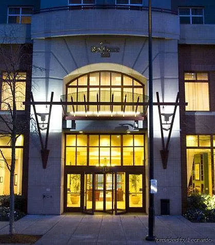 Residence Inn Portland Downtown/Riverplace Hotel