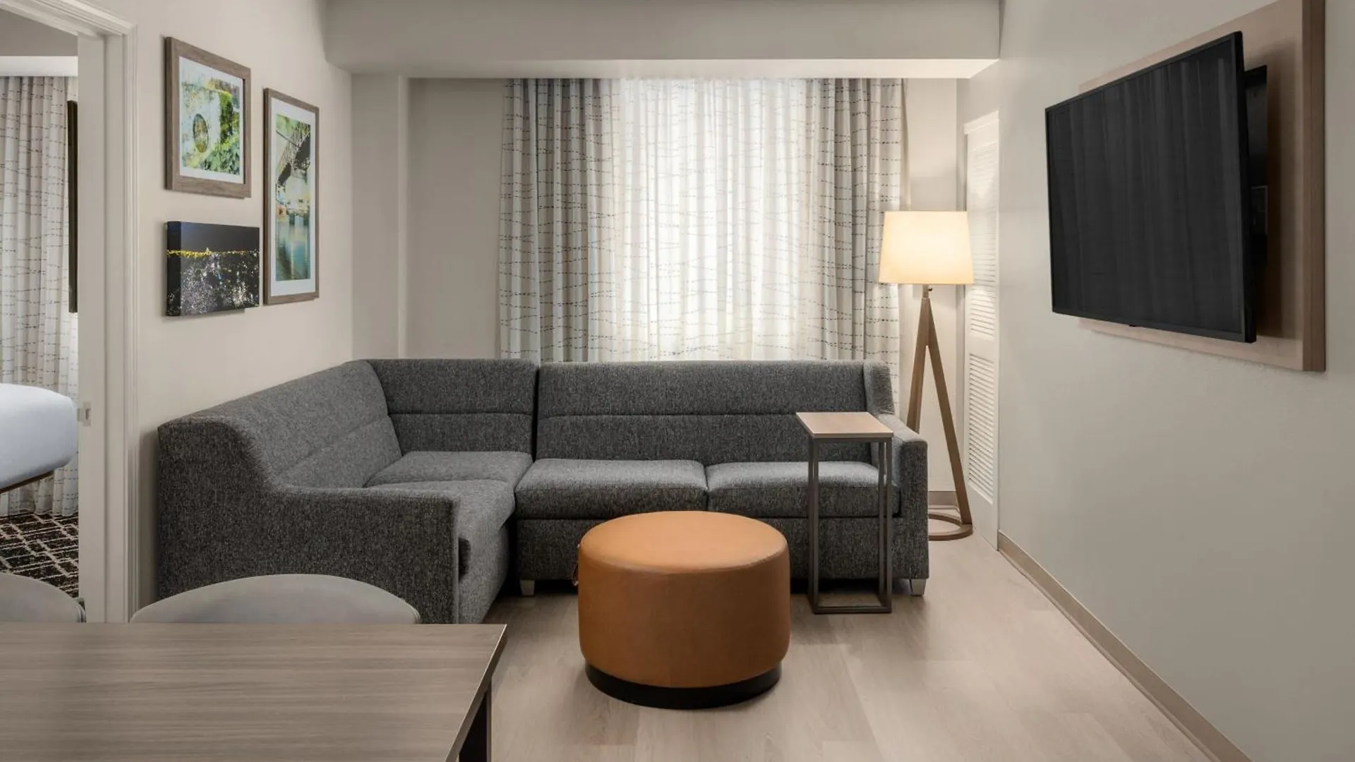 Residence Inn Portland Downtown/Riverplace 3*,