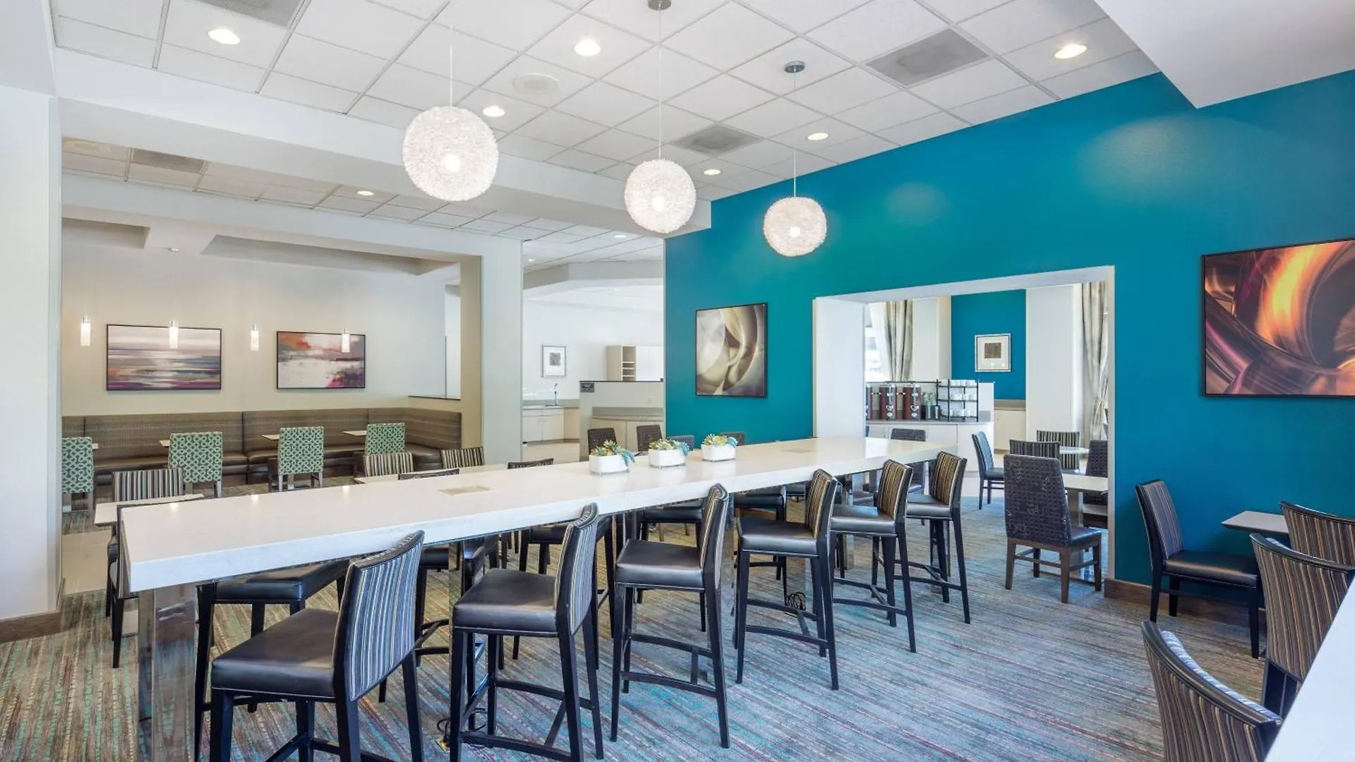 Residence Inn Portland Downtown/Riverplace Hotel